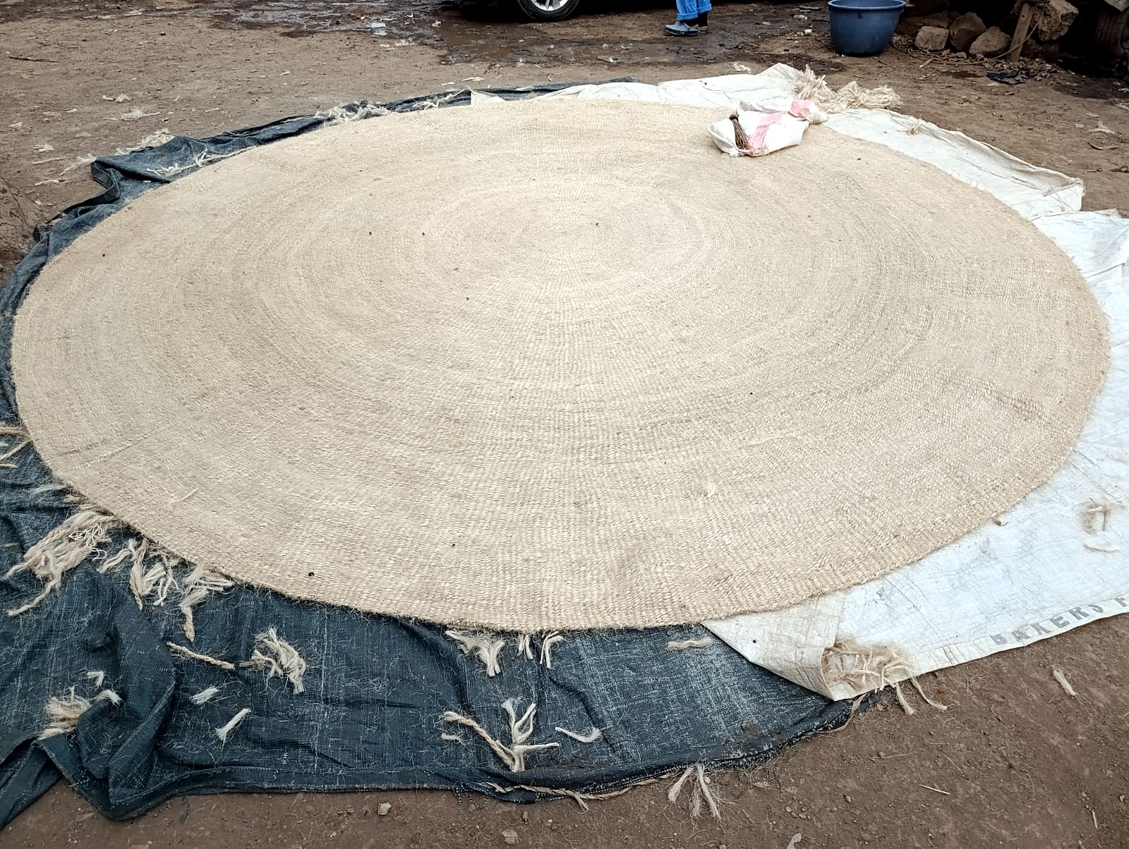 JHWC natural round handwoven rug
